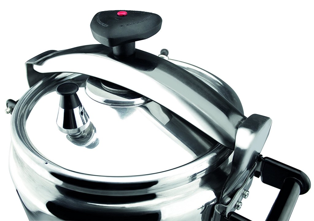 6 Best Extra Large Pressure Cookers with Exact Sizes and Reviews